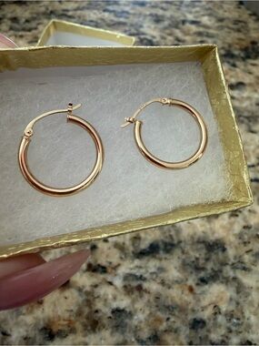 Classic 10kt Gold Hoop Earrings - Women Jewelry